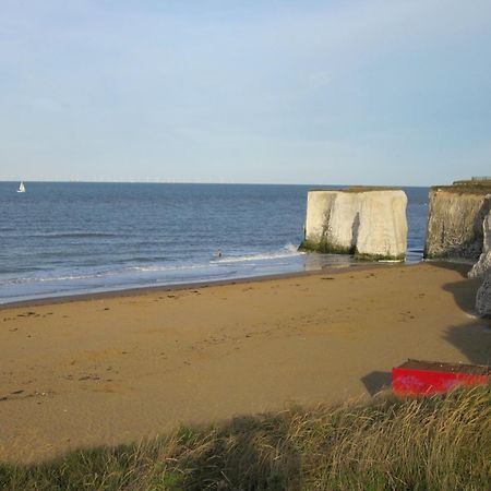 Bella, Two Bedroom Apartment Close To The Beach Margate Bagian luar foto