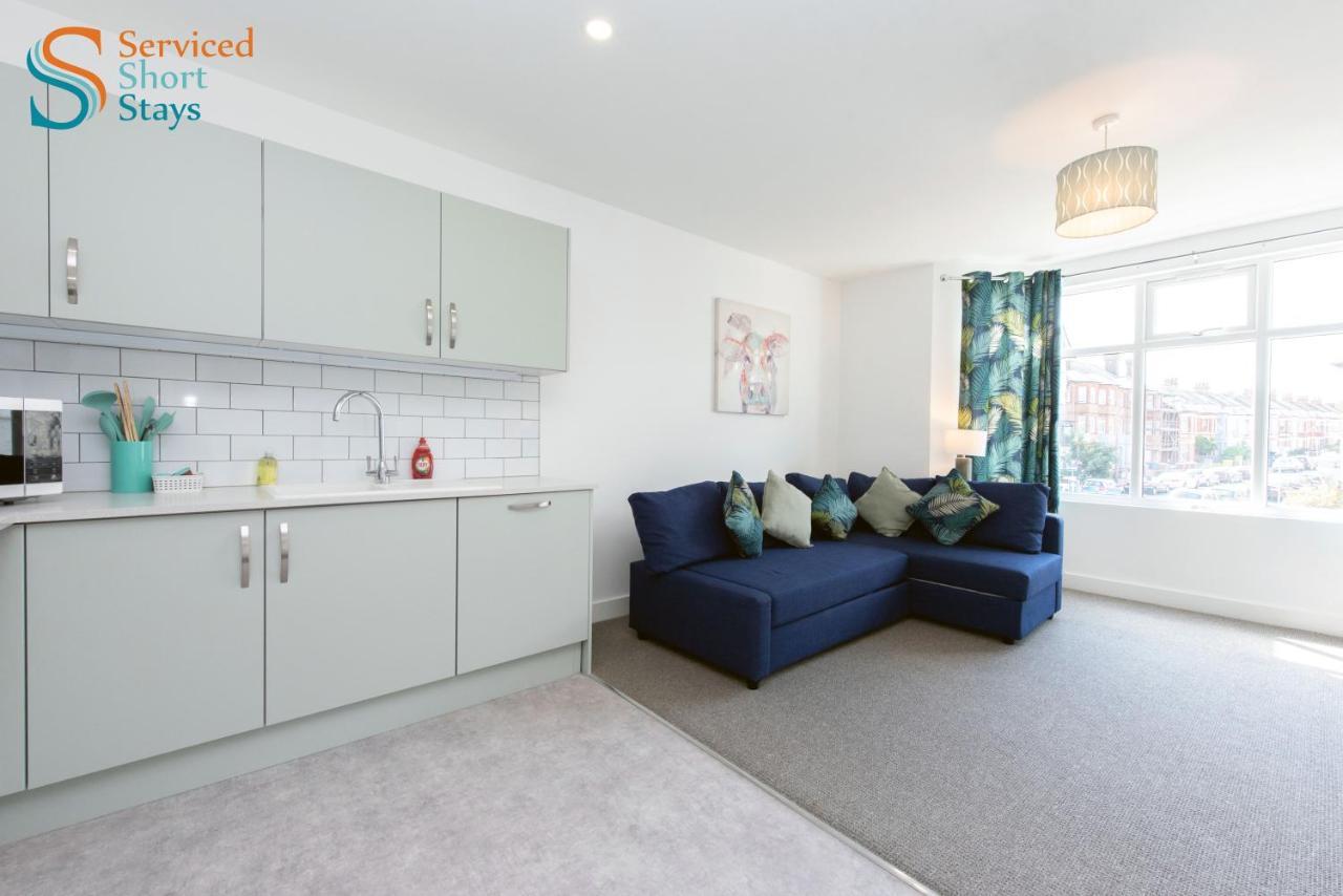 Bella, Two Bedroom Apartment Close To The Beach Margate Bagian luar foto